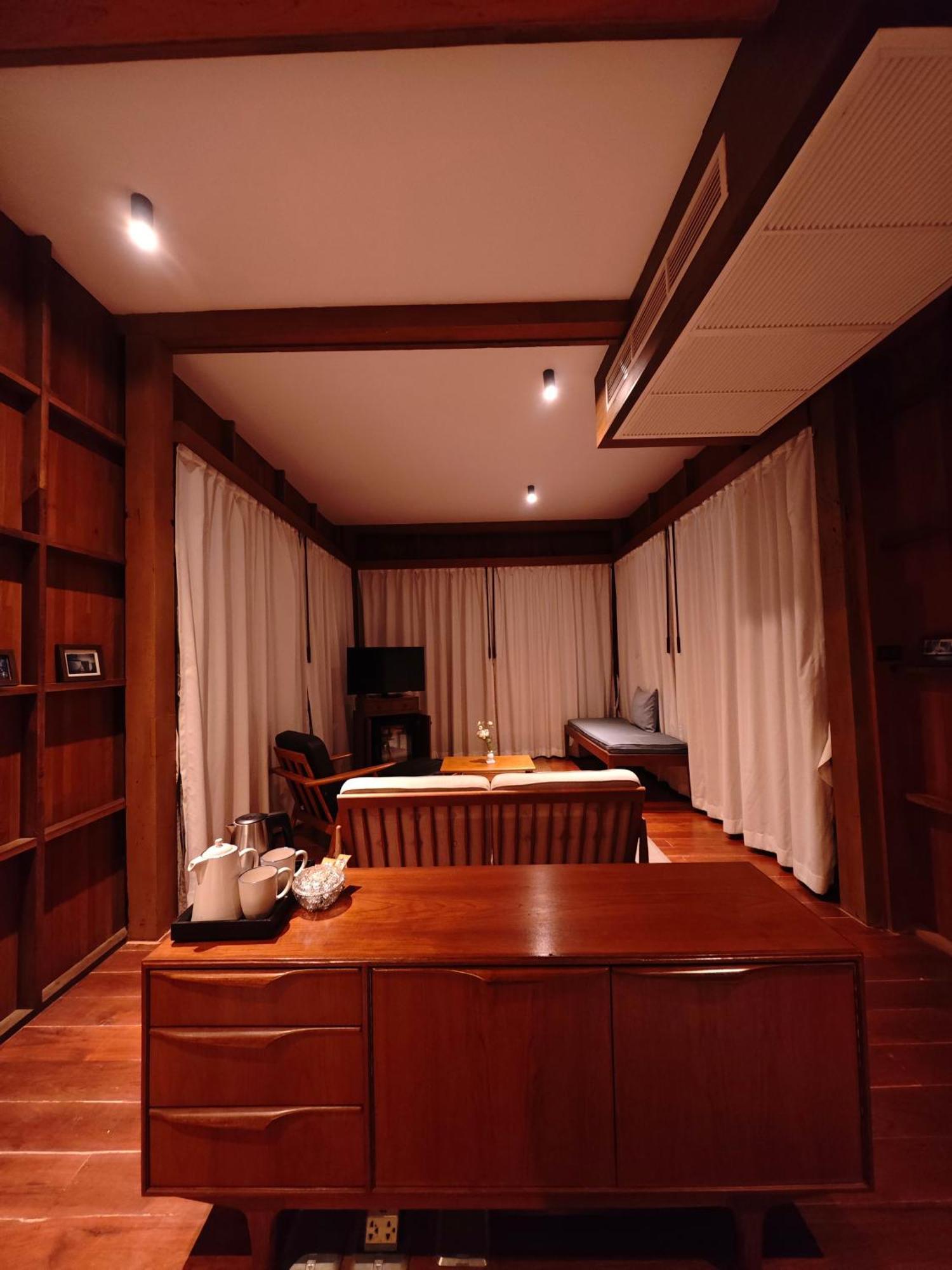 Chann Bangkok Noi Banguecoque Exterior foto